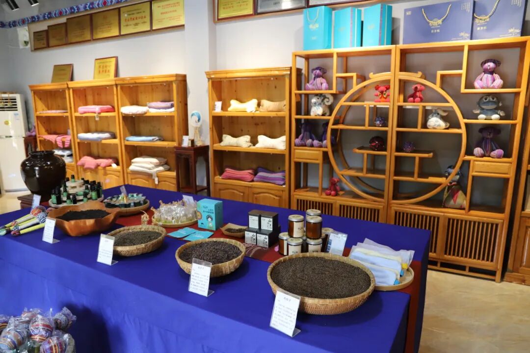 山苍子系列产品(摄影:李凯)