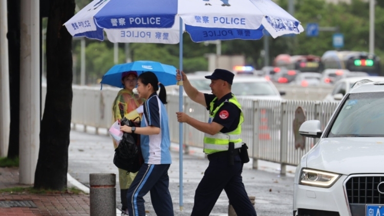 广州市招考办提醒高考考生：备好雨具，建议携带外套进入考场