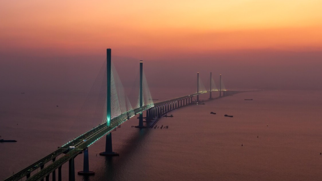 全线亮灯！黄茅海跨海通道打造大湾区海上新地标