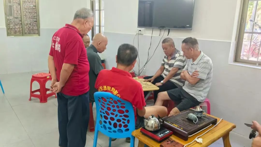 民意码上说、实事马上办 | 危旧房焕新！代表助力打造老人专属“暖心角”