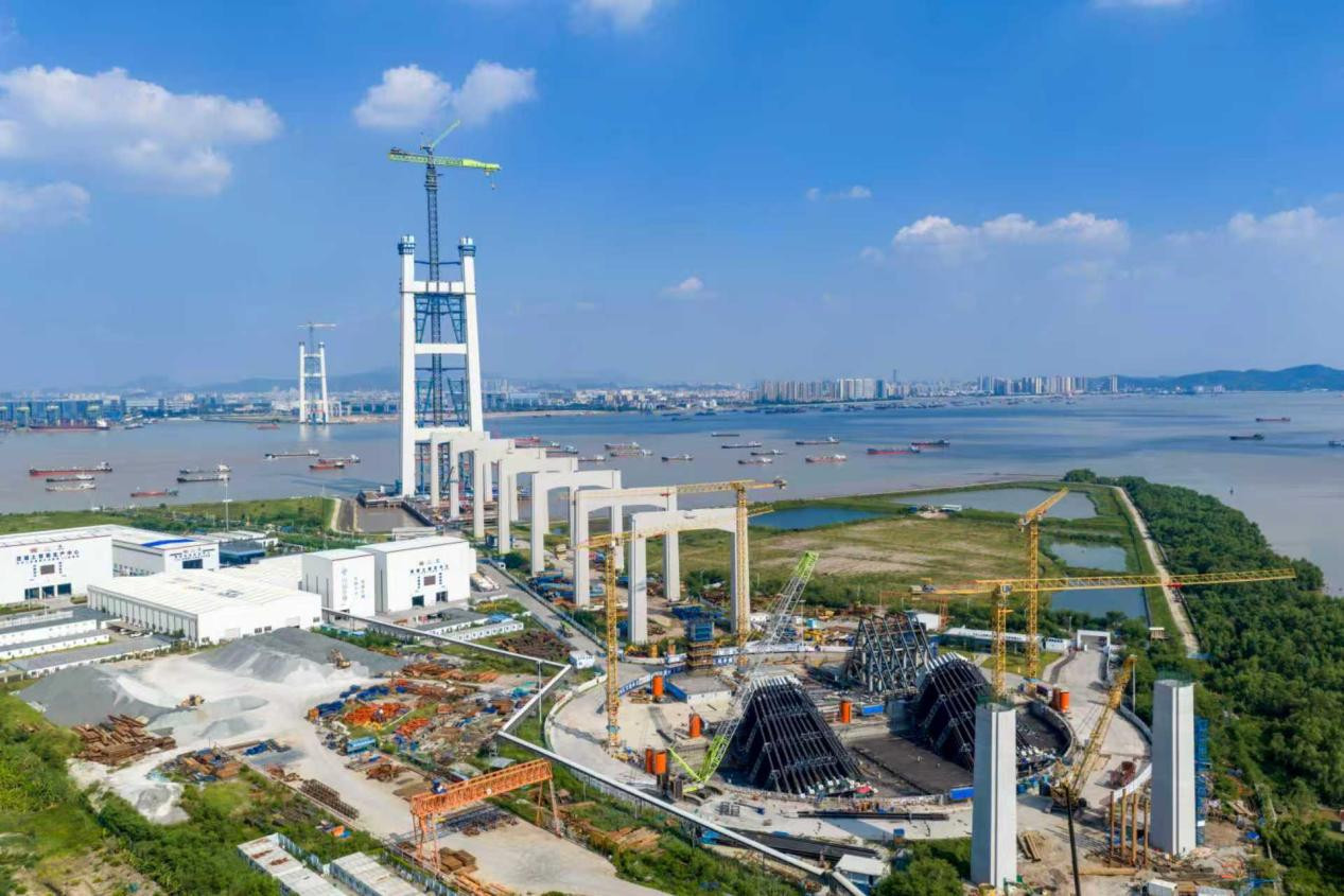 狮子洋大桥为世界首座超2000米级双层悬索桥(摄影:冯珠仔)