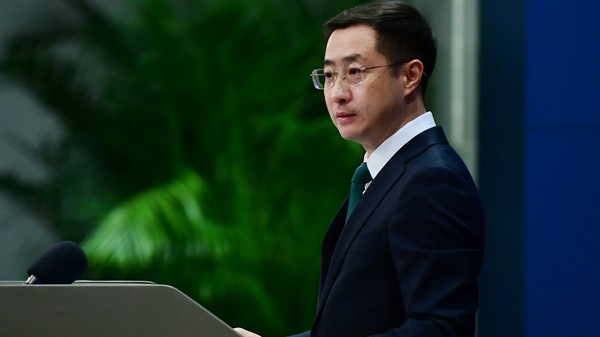 外交部：中国有能力、有底气应对各种风险挑战