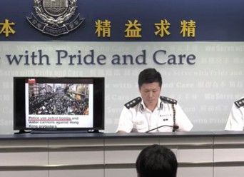 网传港警向示威者扔汽油弹，警方公开完整视频指扔弹是示威者所为