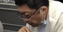 广州医生张红回应飞机上“吸尿”救人：成为网红始料不及