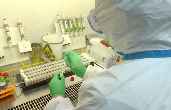 战“疫”最前线：记者揭秘核酸检测实验室