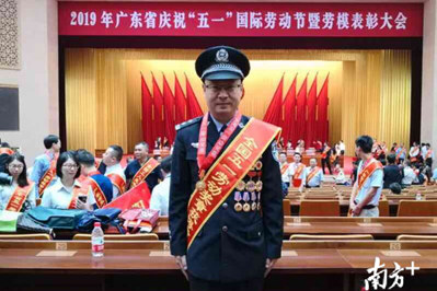 这位数据分析教官，堪称系统研发“狂人”