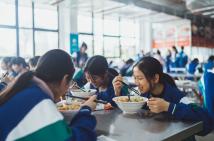 广东校园食品安全，如何把好源头关？