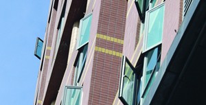 高空坠物现象引起深圳社会各界思考 代表呼吁“良法+善治”