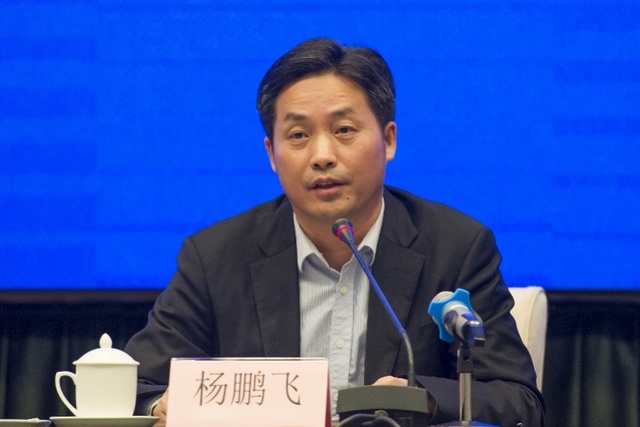 广东省工业和信息化厅副厅长杨鹏飞3月31日,广东省政府新闻办举行第49