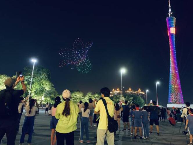 五羊衔穗降夜空，3D木棉献祝福