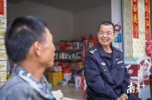 “全能阿Sir”聂桂清:15年来坚持凌晨3时巡逻,风雨无阻当好乡村守护人 “全能阿Sir”聂桂清:15年来坚持凌晨3时巡逻,风雨无阻当好乡村守护人