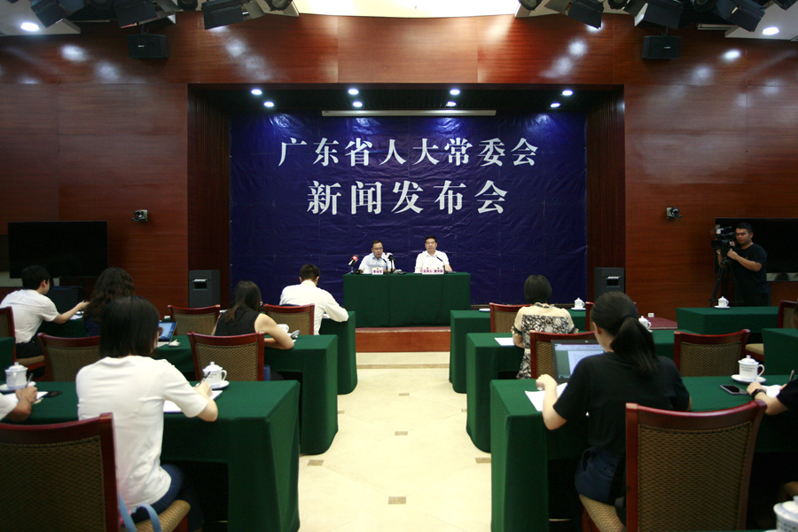 省人大常委会推动水污染防治工作新闻发布会