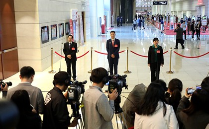 广东省十三届人大三次会议第二场“代表通道”集体采访