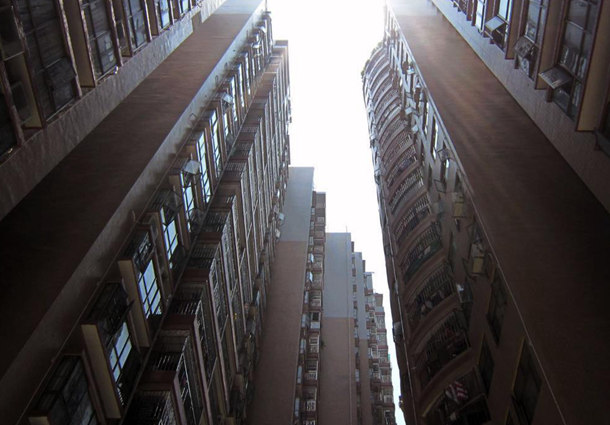 高空坠物伤人事件频发！“头顶上的炸弹”怎么拆？