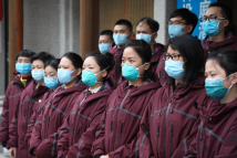 写下请战书！34名广东医疗队队员转战重症救治中心