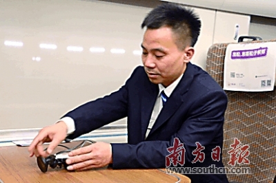 广深铁路上的线路侦查员：昼伏夜出扫清安全隐患