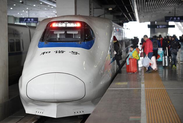 广州南站春运日均50万人进出 居亚洲之首