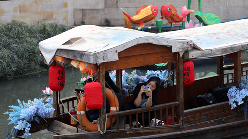 广州永庆坊二期滨河段正式开放 创意市集开市