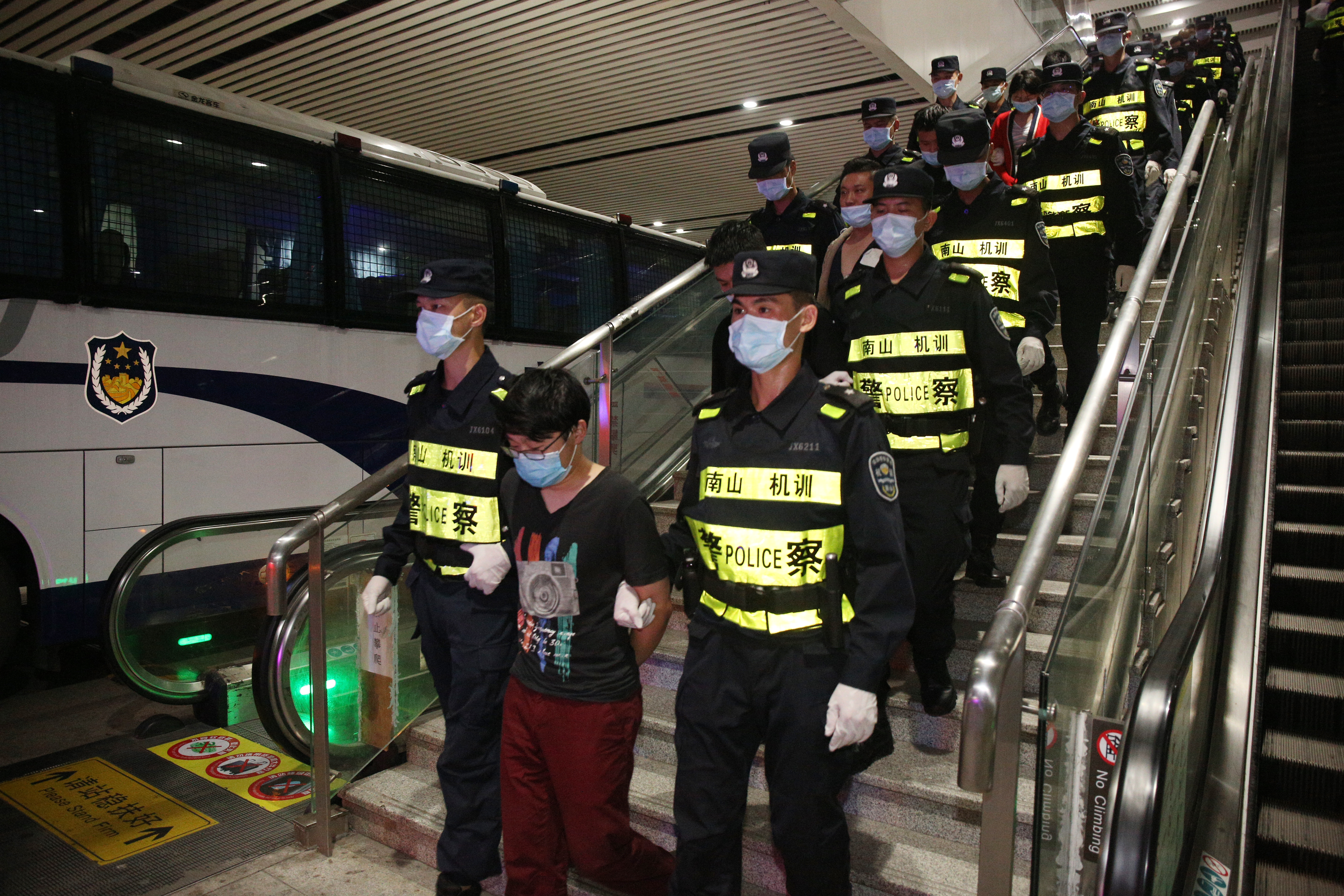 深圳警方打掉一个专职引流吸粉犯罪团伙。 