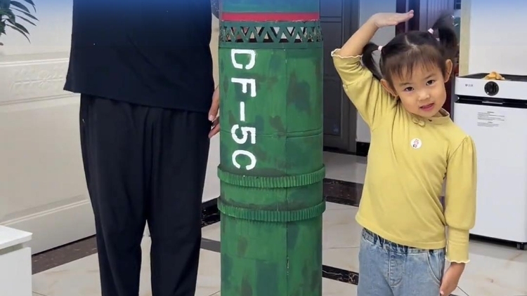 人均一枚“东风-5C”，还有各种坦克、战斗机，国庆手工作业“卷”出新高度