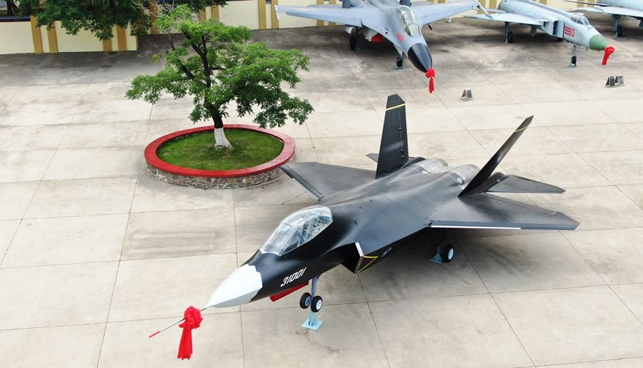 　　这是2021年6月24日在航空工业沈飞航空博览园拍摄的“鹘鹰”战机（无人机照片）。新华社记者 杨青 摄