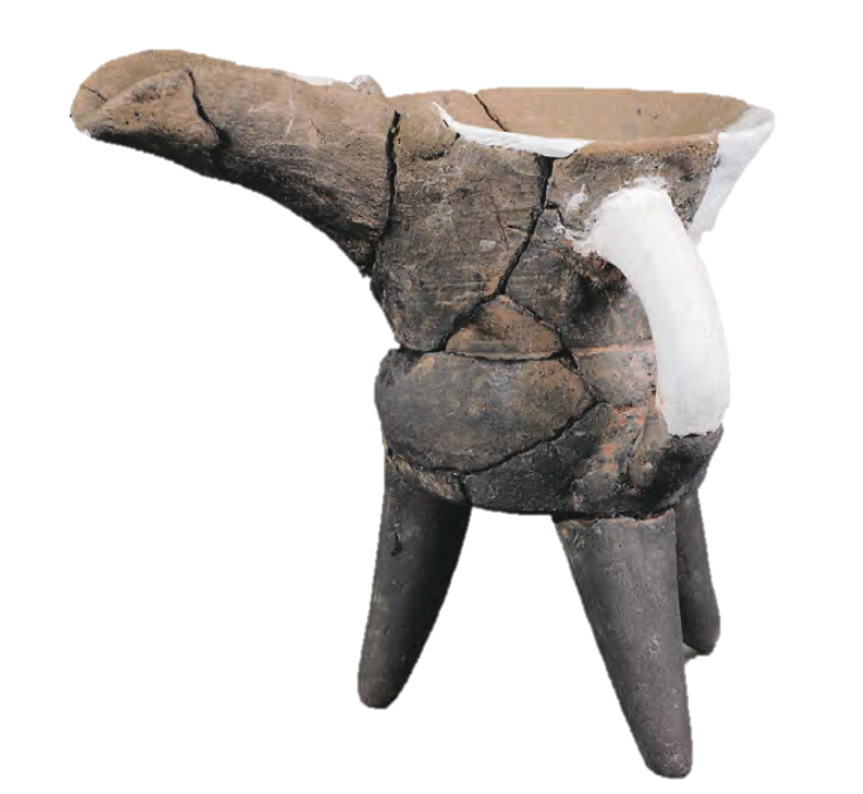 河南安阳洹北商城手工业作坊区墓葬出土陶器(中国社科院考古所供图)