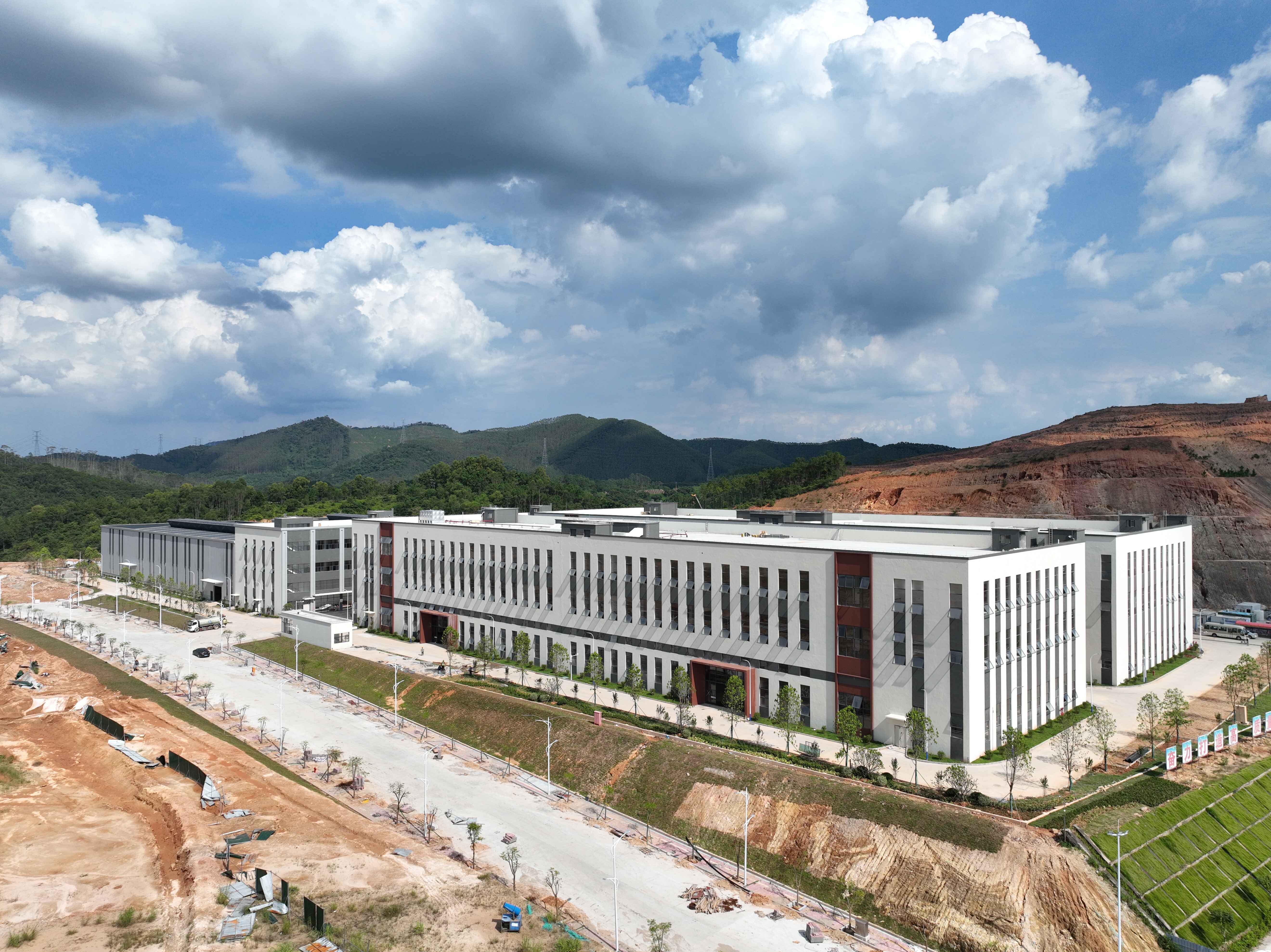 献礼建市三十一周年丨佛云园重点项目集中竣工 智能装备产业园正式开园