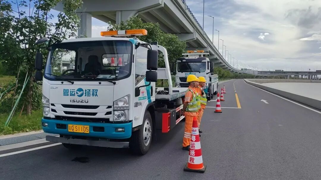 广东高速公路双节高峰日车流或超千万车次，这些路段有交通管制→