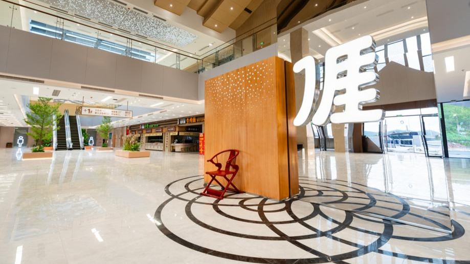 New expressway service area opens in Guangdong mountains