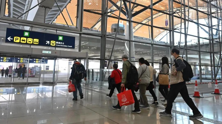 “双节”港澳出行注意！陆路口岸或拥堵，香港运输署提醒→