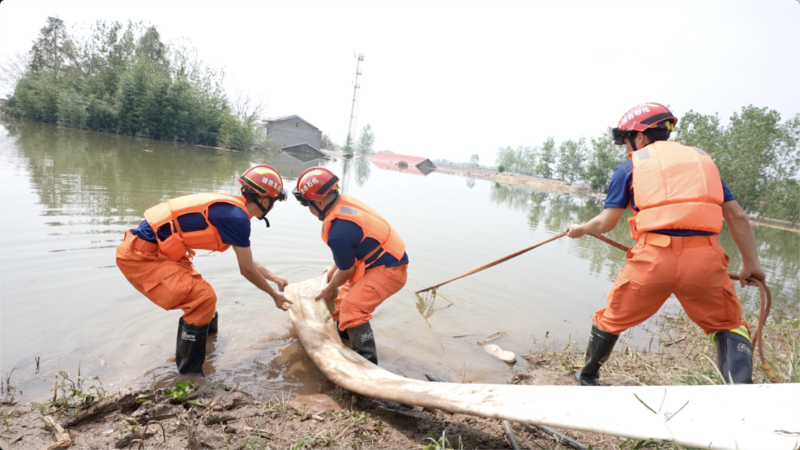 广东应急救援队伍持续奋战 千里驰援湖南洞庭湖排涝抢险
