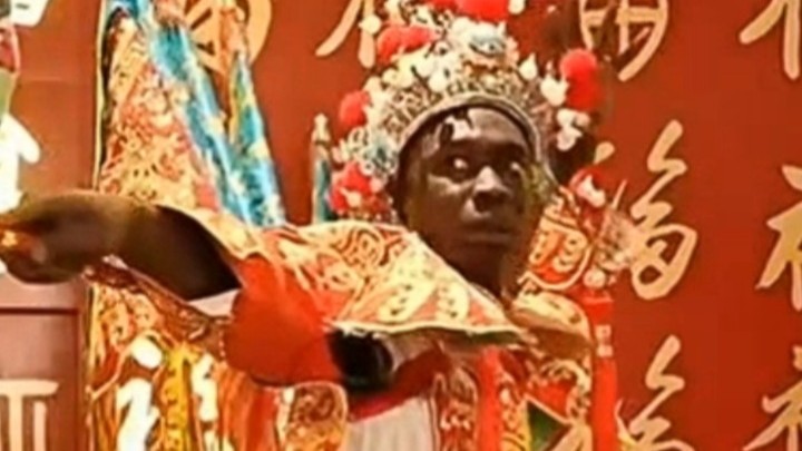 "Guangzhou Rocks!" Khaby Lame delighted at trying Cantonese Opera and Lion Dance