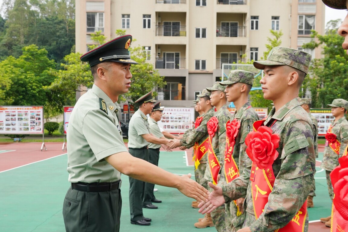 光荣启程！云浮市2025年下半年应征新兵奔赴军营