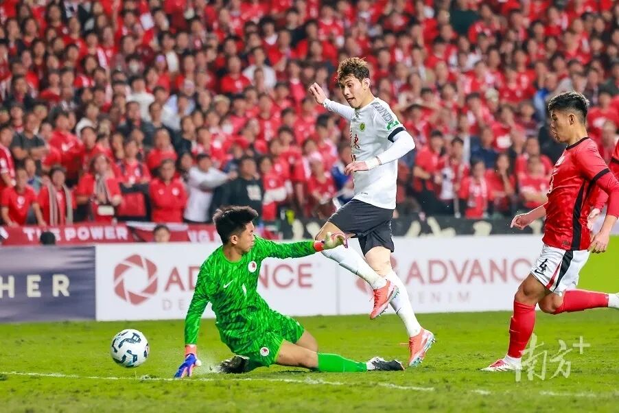 第43届省港杯足球赛 图/南方+