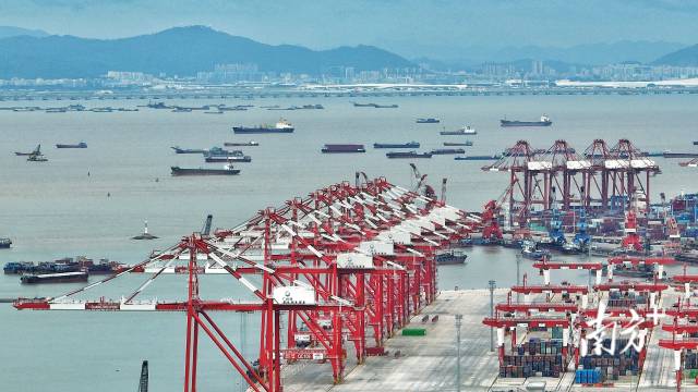 2022年6月,广州南沙港四期全自动化集装箱码头,目前已进入常态化全流程测试运行 南方日报记者 石磊 摄 南方+ 梁文祥 拍摄