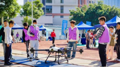 无人机竞技+VR沉浸 珠海市技师学院青少年科普教育基地开展全民科技体验活动