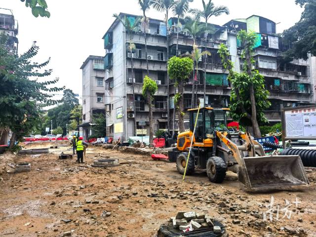 金谷庄小区正在进行改造升级。