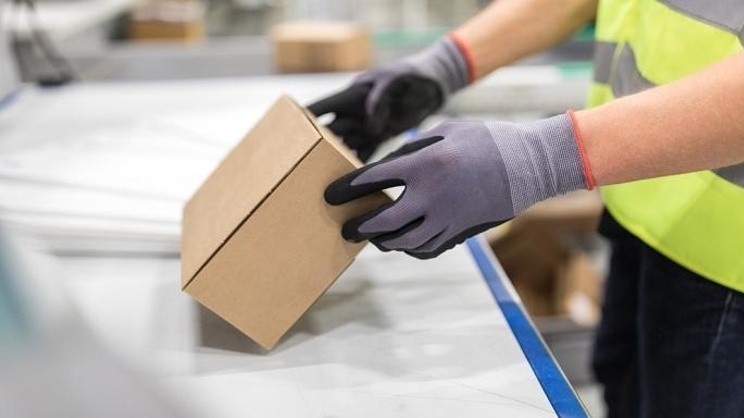 国庆中秋假期全国快递包裹日均处理量超9亿件