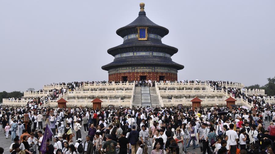 Visa-free entry policies boost inbound tourism during National Day holiday