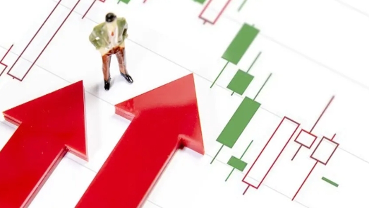 国庆首日A股迎“开门红”！沪指破3900点创历史新高