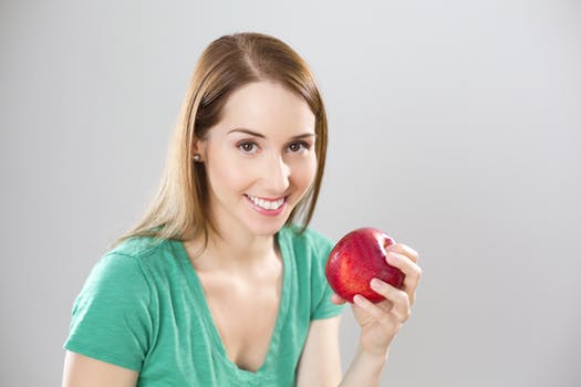 Mom's pregnancy diet may help protect babies against food allergy: study