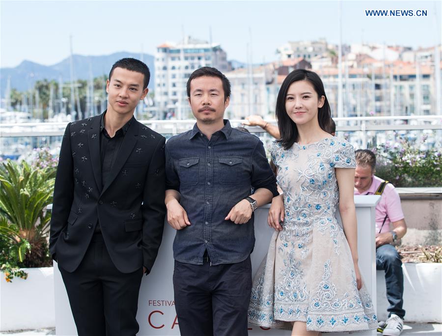 Chinese movie "Walking Past the Future" hailed at Cannes Film Festival