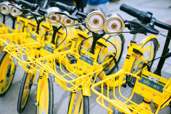 Minion mascot bikes (Photo/Xinhua)
