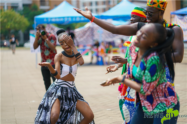 African culture charms Guangzhou campus