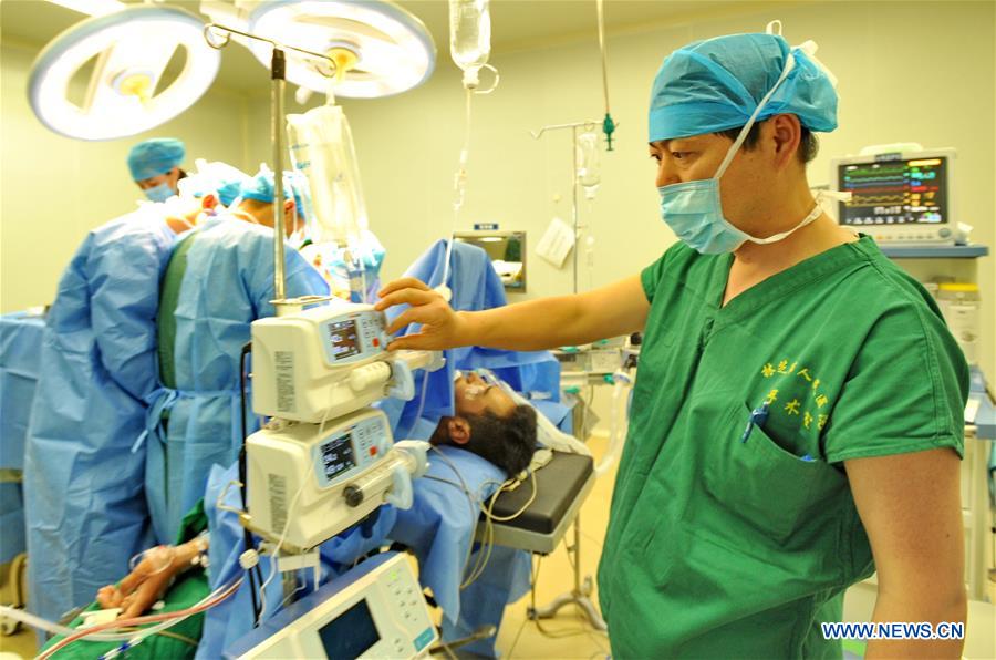 Guangdong sends medical staff to Tibet for better medical care services to locals