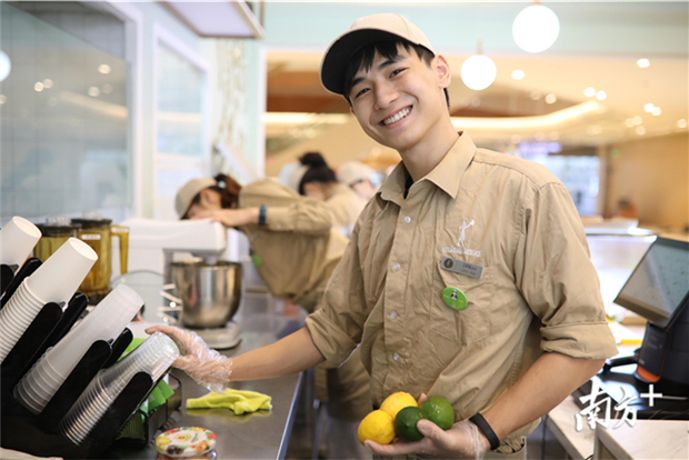 [Photos] Thumbs-up for the silent bakery in Guangzhou