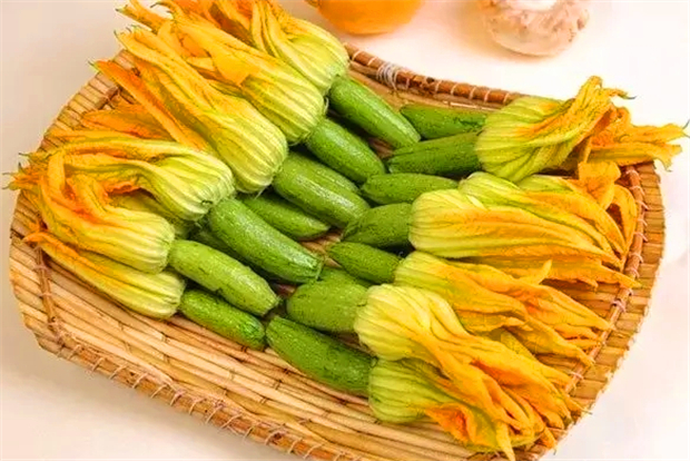Flowers that don’t just look good, but taste good too!