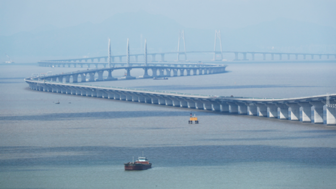 粤港两地同意增加港珠澳大桥跨境私家车配额！暂试行12个月