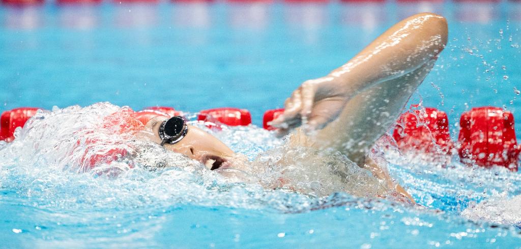 10月24日,中国选手张晓彤在比赛中。新华社记者才扬摄