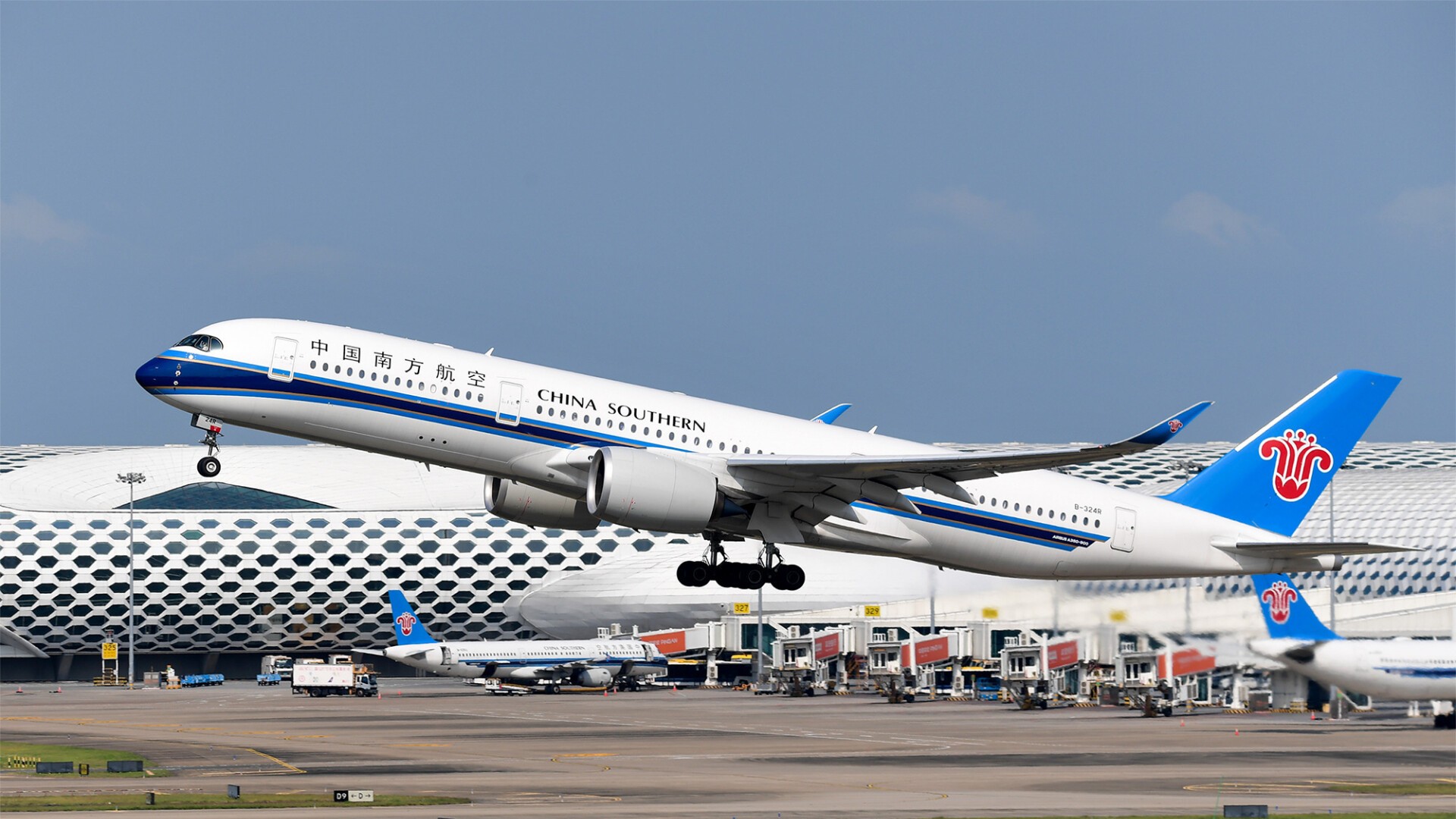China Southern Airlines Guangzhou launches a red alert for large-scale flight delays